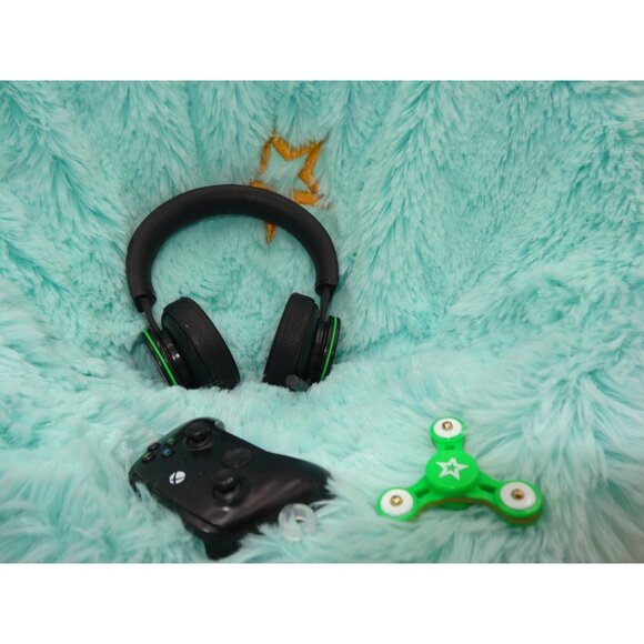 American Girl Xbox Gaming Set Headphones Controller Games Pass Box Chair - Picture 6 of 16